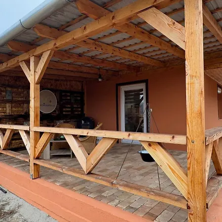 بيت للعطل De Hongaarse Vallei Szello