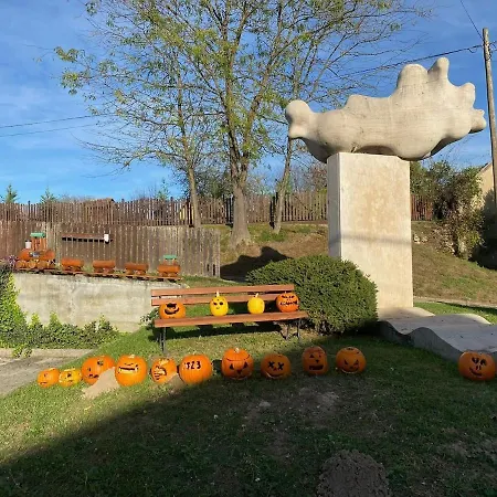 بيت للعطل De Hongaarse Vallei *